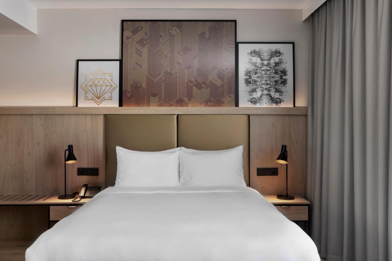 By Marriott East Vienne